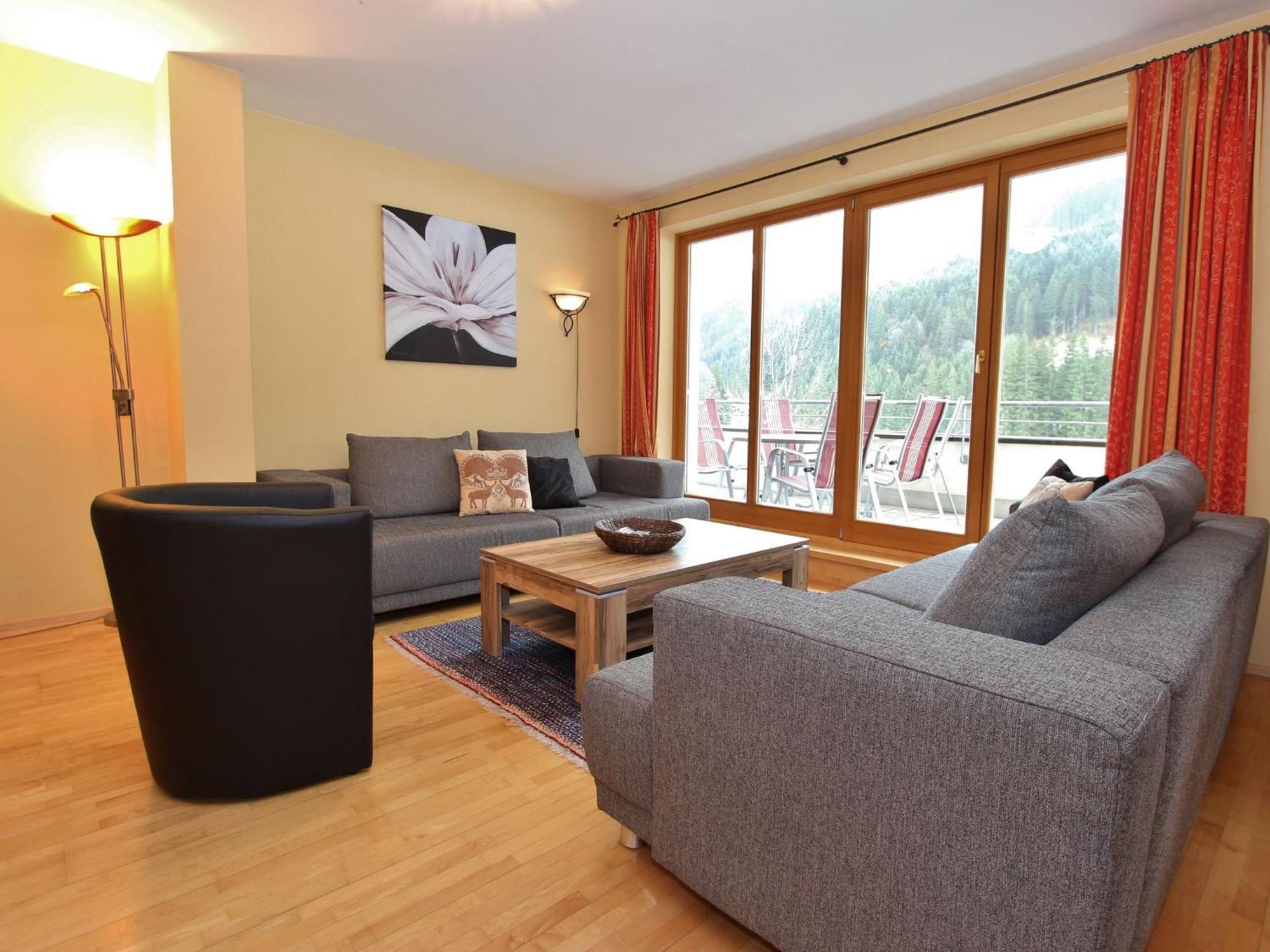 Large Chalet Apartment In Saalbach Hinterglemm 외부 사진